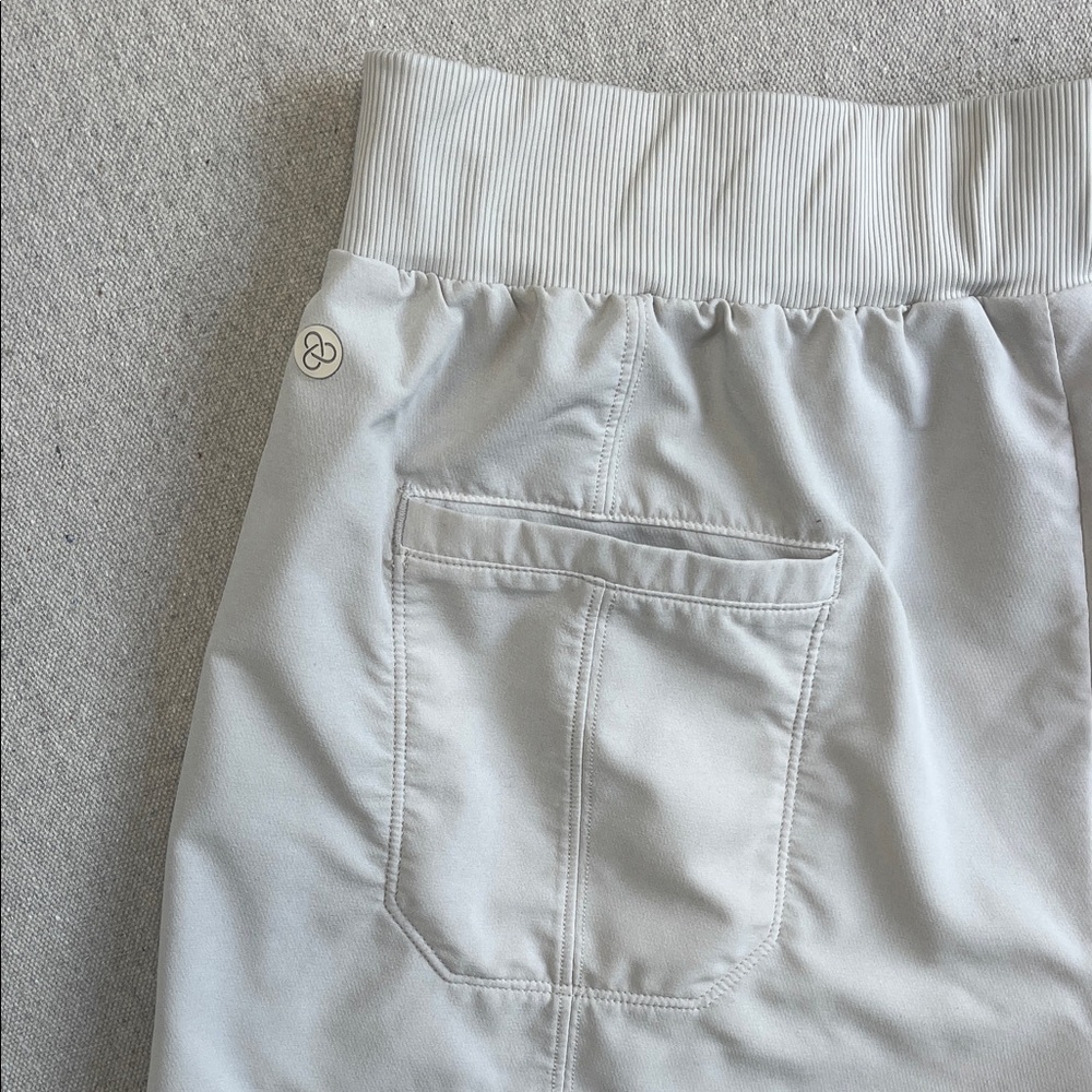 Women's Elastic-Waist Cream Shorts with Front Pockets - Picture 9 of 10